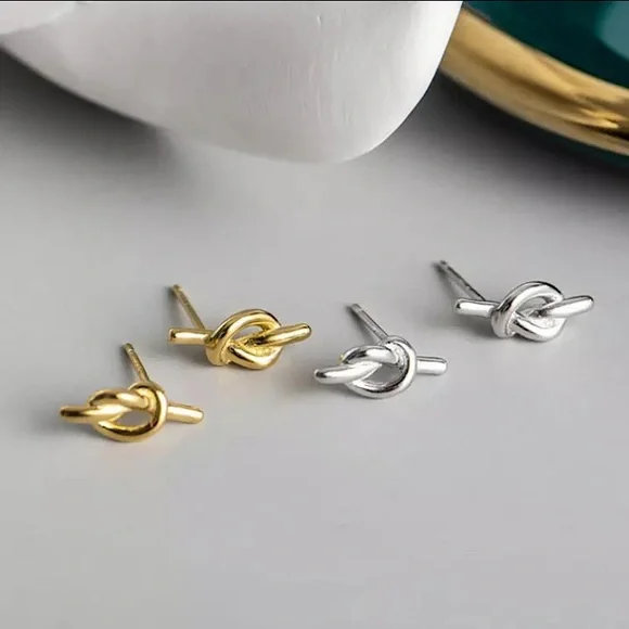 “Tie the Knot” Pretzel Twist Minimalist Gold Stud Dainty Bridesmaid/Gift Earring - Picture 3 of 9